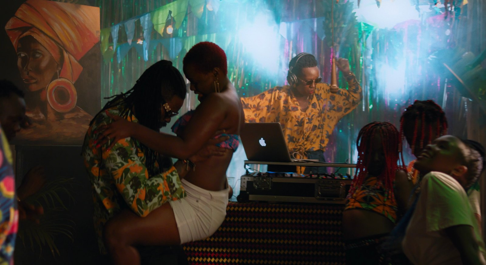 Talented Swangz Avenue Star ,Azawi releases Party Mood Video